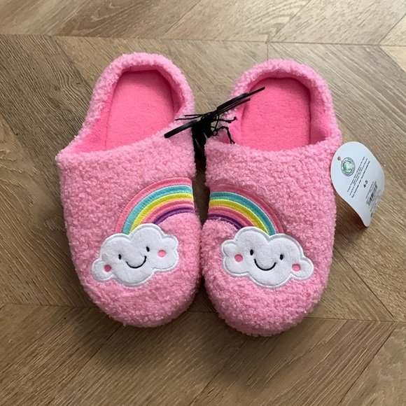 Pink slippers size 4-5 - Picture 1 of 3